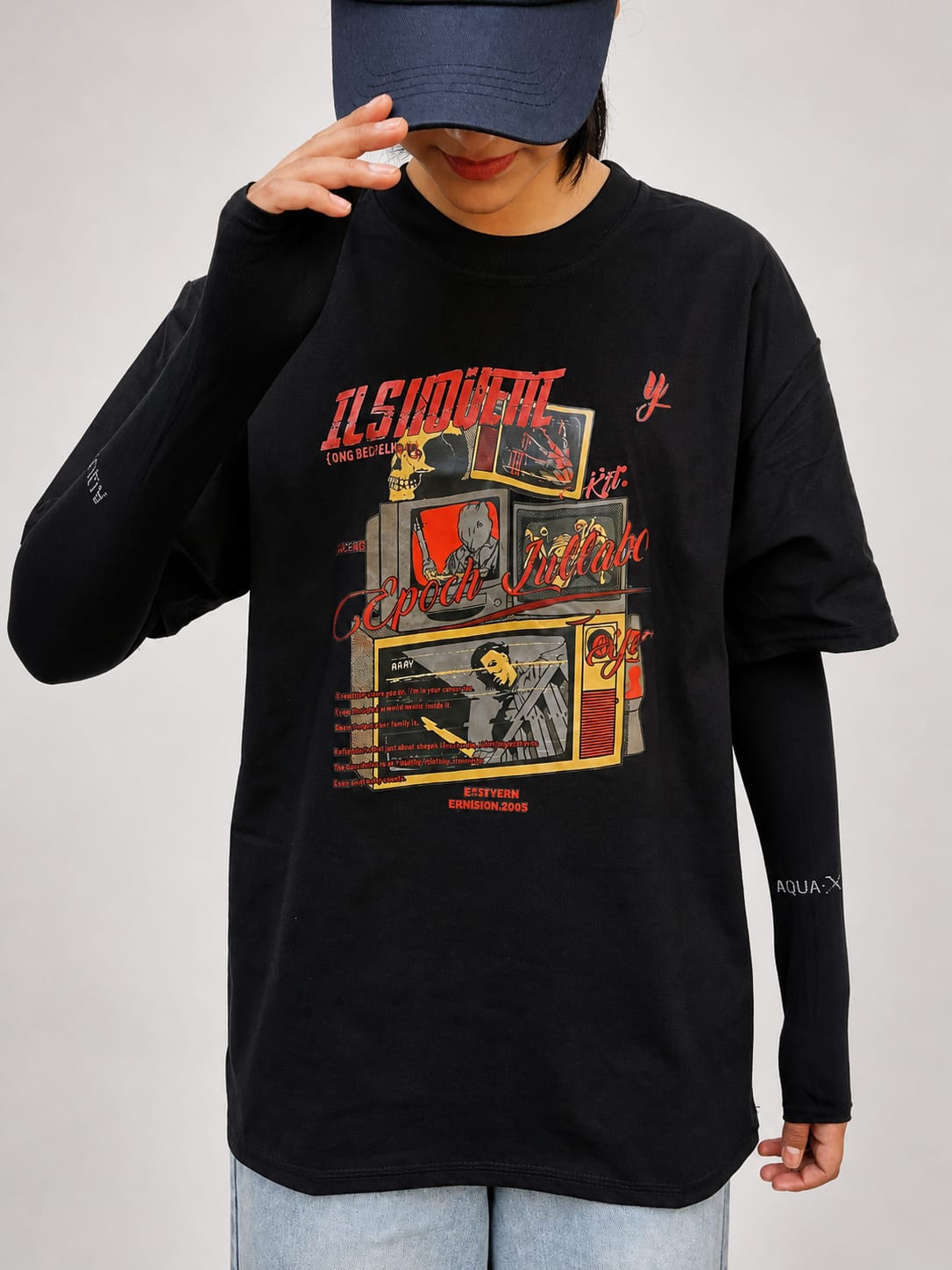Model wearing black casual t-shirt with a clean minimal everyday style by NUR